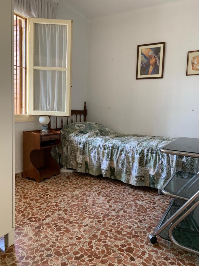 Apartments Plaza De Las Escuelas Аликанте Екстериор снимка
